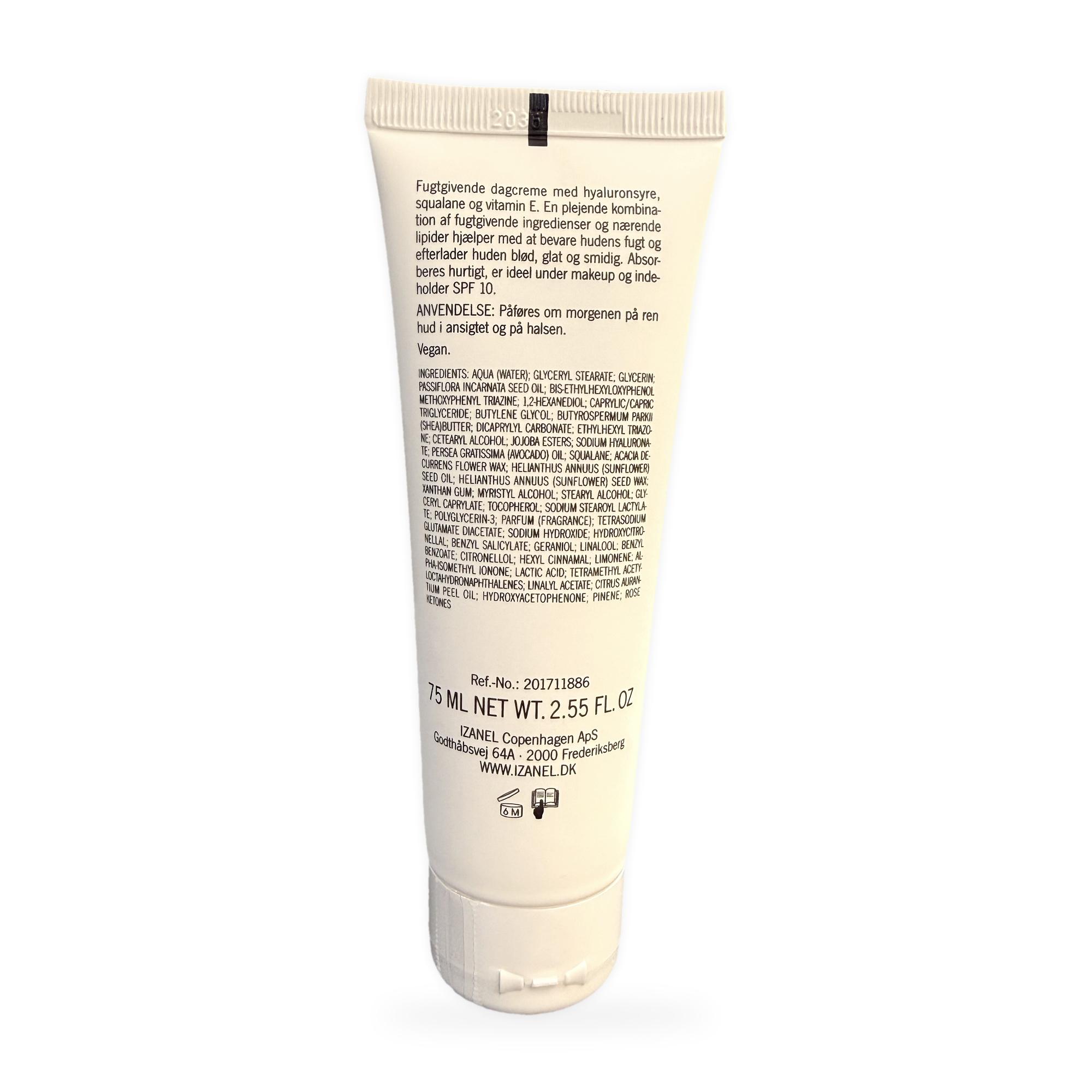 Bagside af IZANEL Hyaluronic Day Cream SPF 10 med ingrediensliste